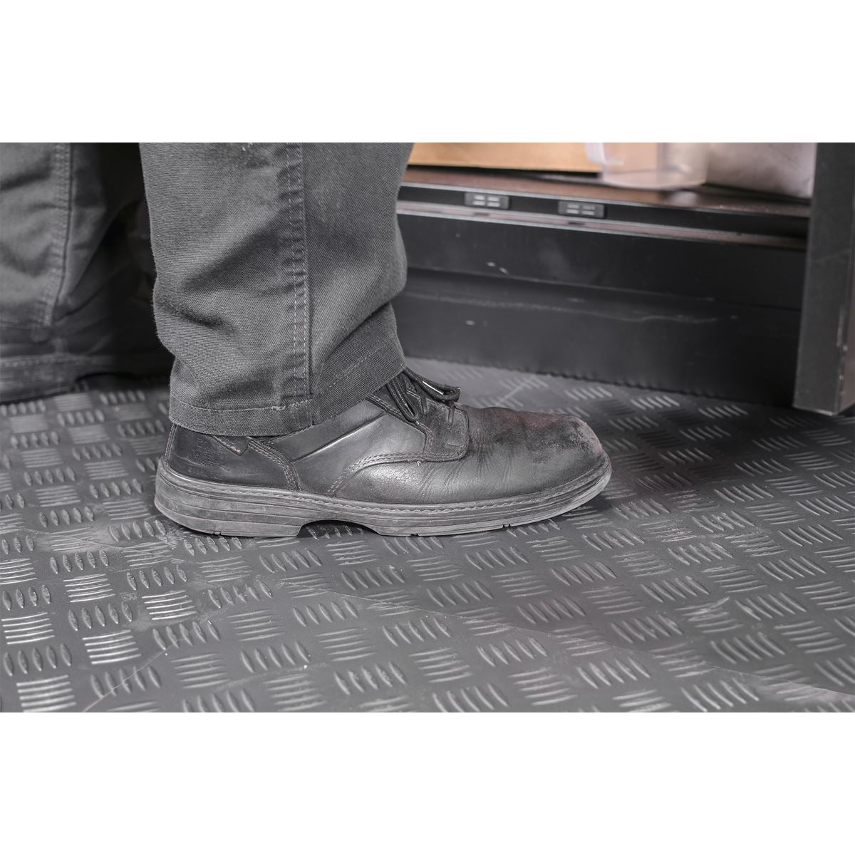 Sealey FT1S Vinyl Floor Tile with Peel & Stick Backing - Silver Treadplate Pack of 16 Sealey