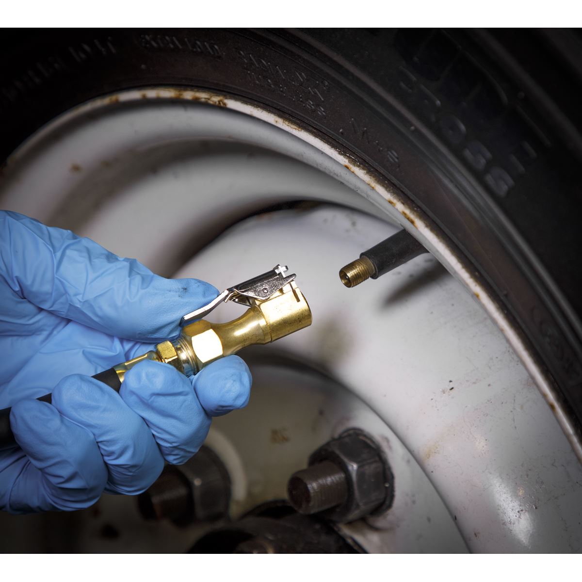 Sealey SA399 Tyre Inflator with Clip-On Connector Sealey