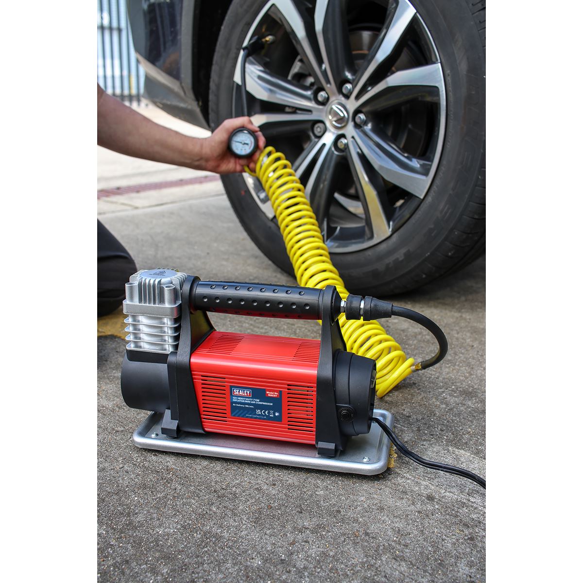 Sealey MAC07 Tyre Inflator/Mini Air Compressor 12V Heavy-Duty Sealey