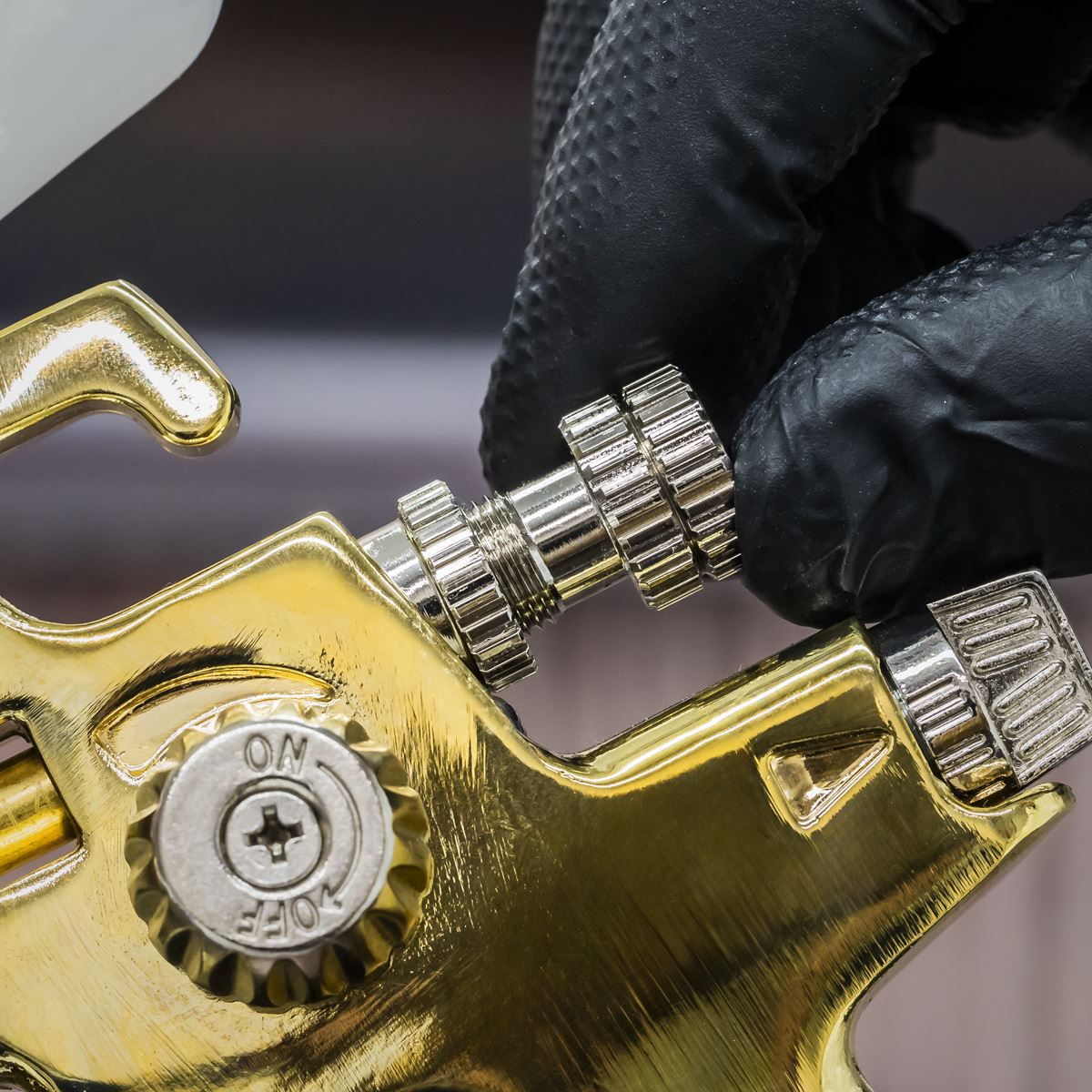 Sealey S701G Gravity Feed Spray Gun - 1.4mm Set-Up Gold Series Sealey