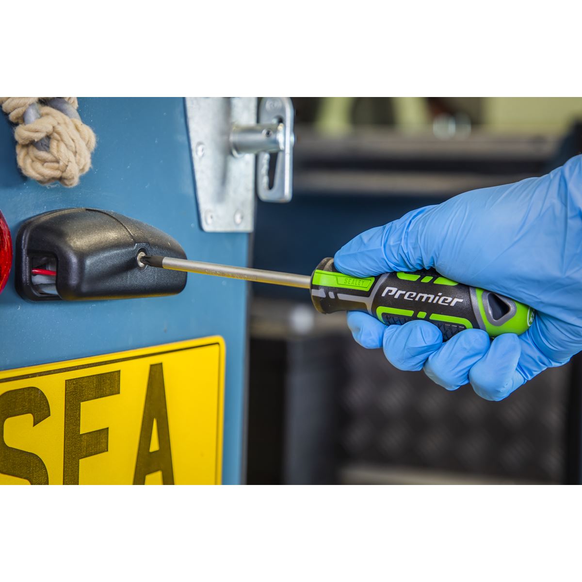 Sealey AK4370HV Screwdriver & Bit Set 33pc GripMAX® - Hi-Vis Sealey