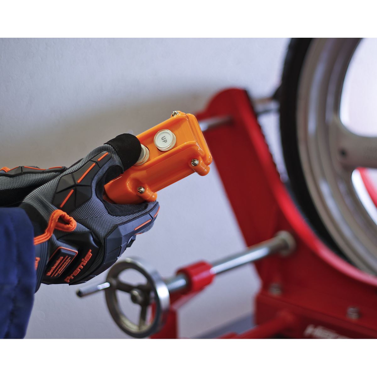 Sealey MC680E Heavy-Duty Electro/Hydraulic Motorcycle Lift 680kg Capacity Sealey