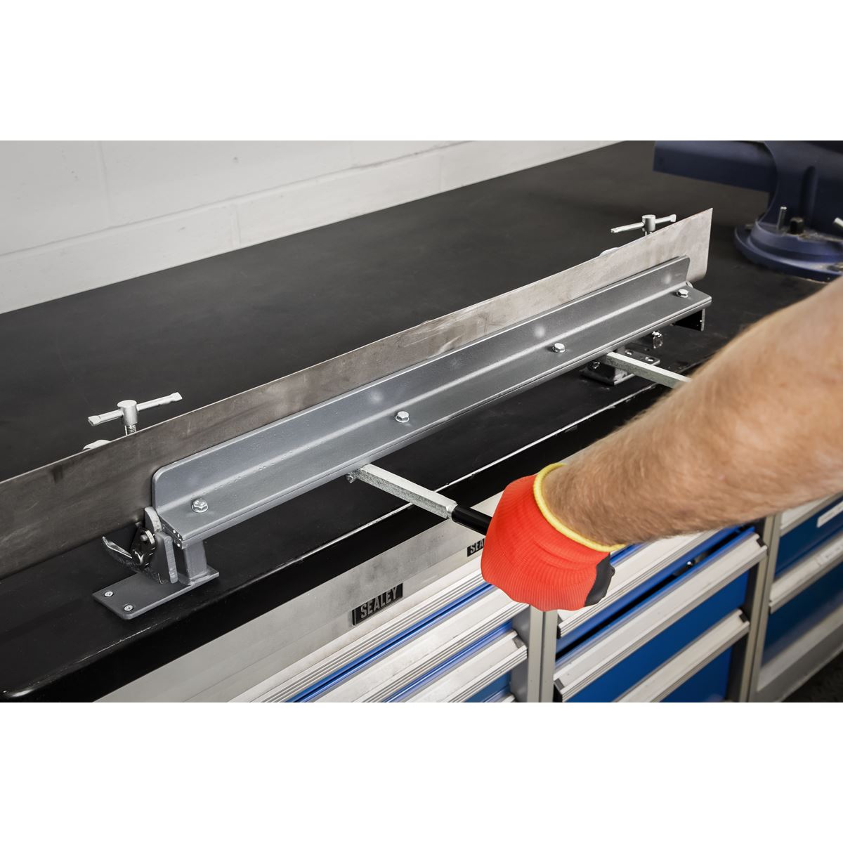 Sealey TS01 Vice/Bench Mounting Sheet Metal Folder 700mm Sealey