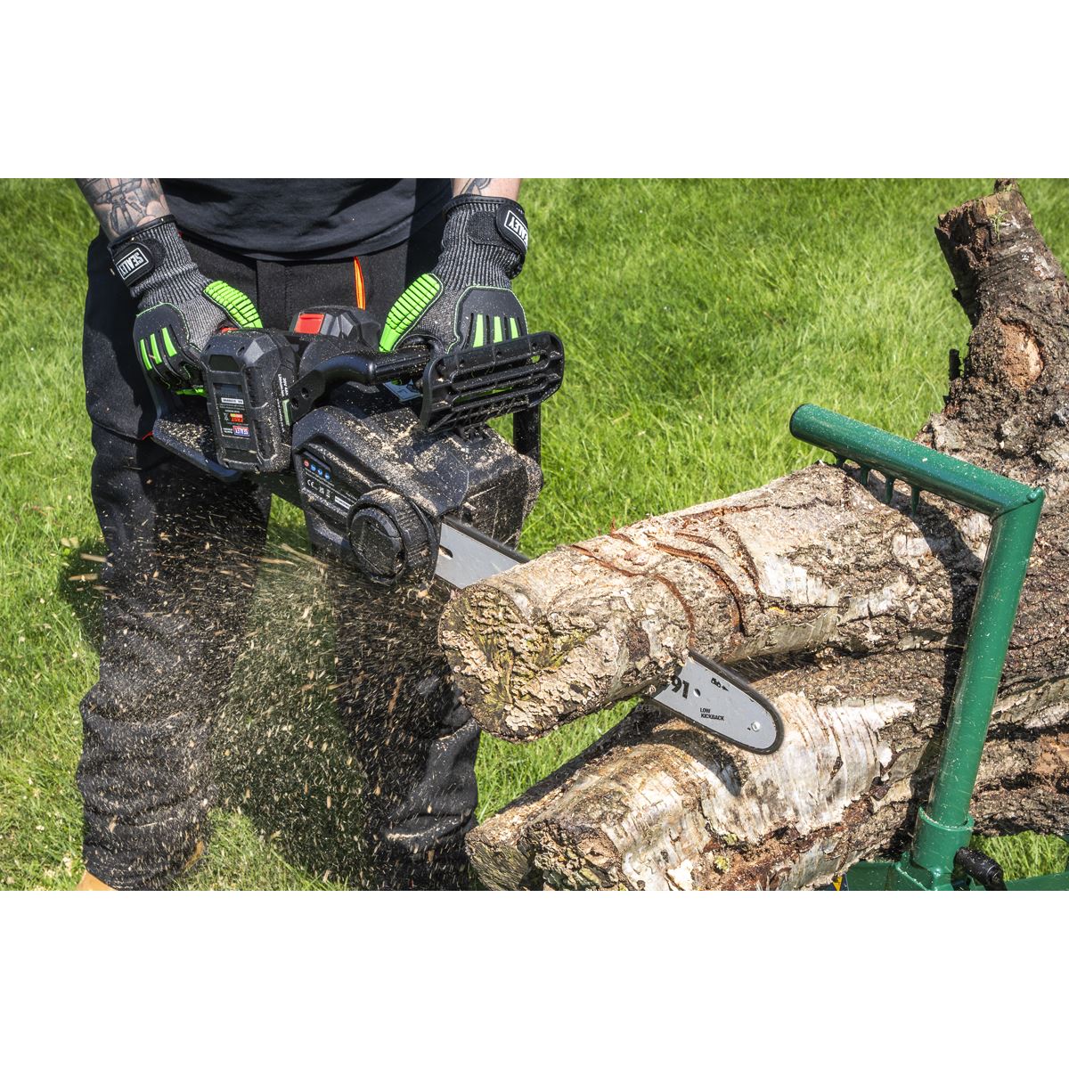 Sealey CP40VCSKIT Chainsaw Kit 40V 4Ah SV20 Series 35cm Sealey