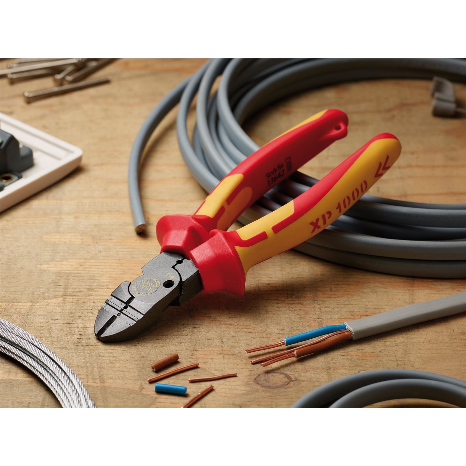 Draper 13642 XP1000® VDE Tethered 4-in-1 Combination Cutter 160mm Draper