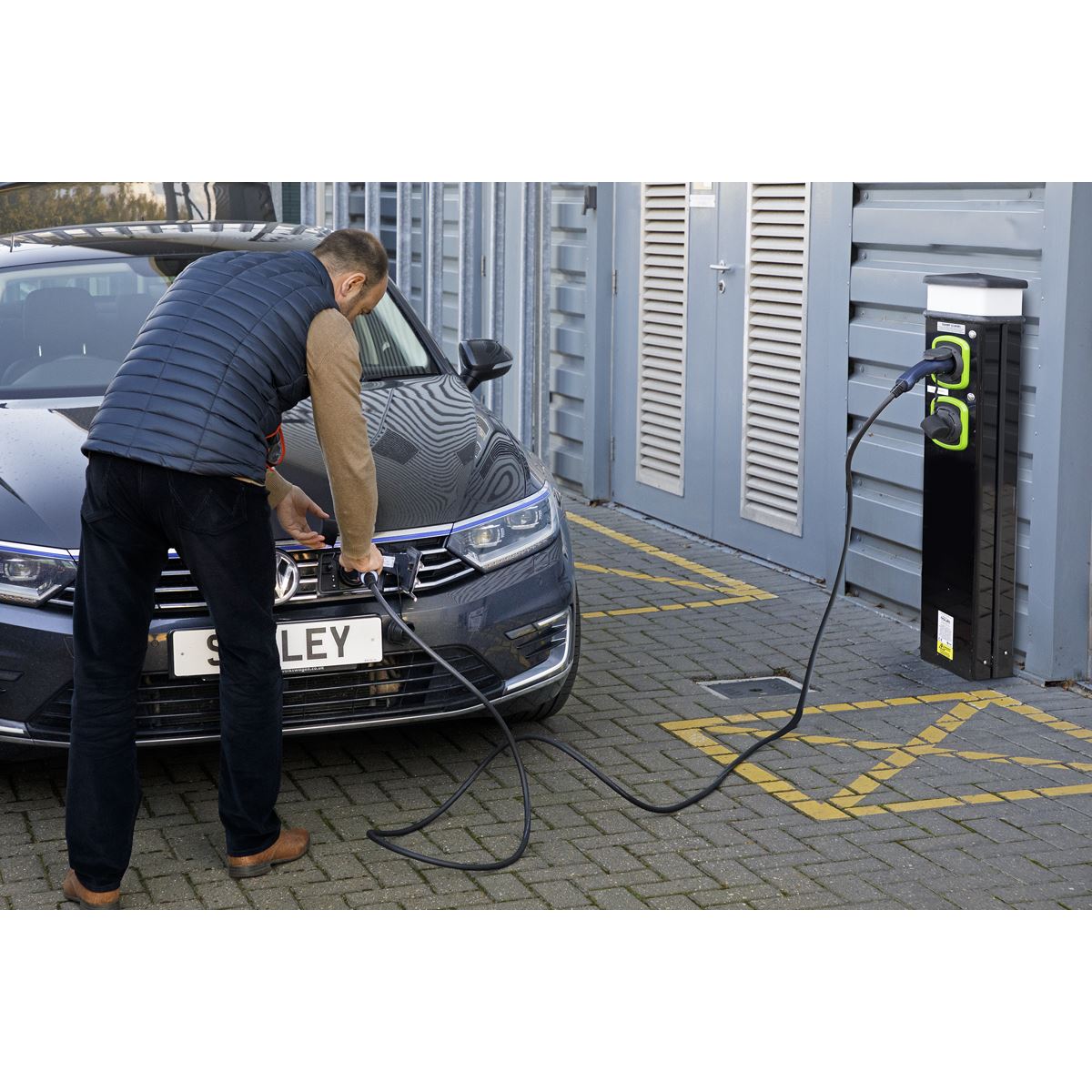 Sealey EVCC2232 EV Charging Cable Type 2 to Type 2 32A (7.4KW) 5m Sealey