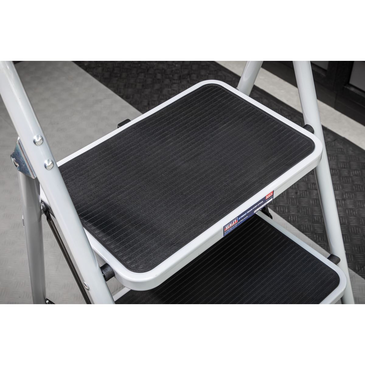 Sealey ASL23 Step Stool 3-Tread 150kg Capacity EN 14183 Sealey
