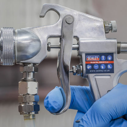 Sealey SSG1P Pressure Pot System with Spray Gun & Hoses 1.8mm Set-Up Sealey