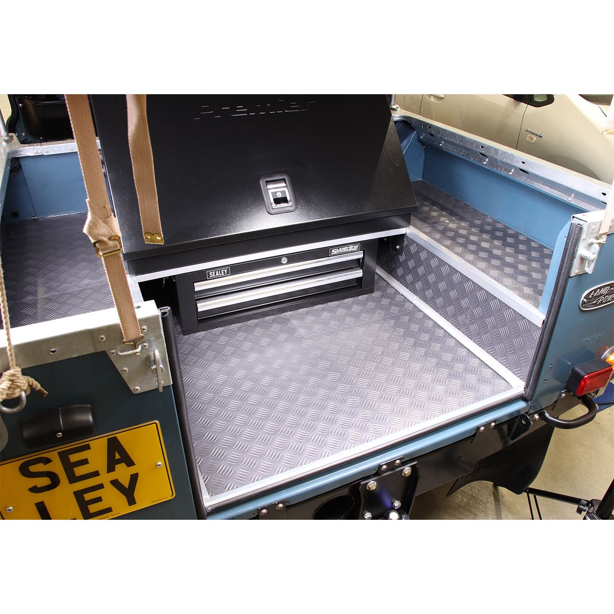 Sealey FT1S Vinyl Floor Tile with Peel & Stick Backing - Silver Treadplate Pack of 16 Sealey