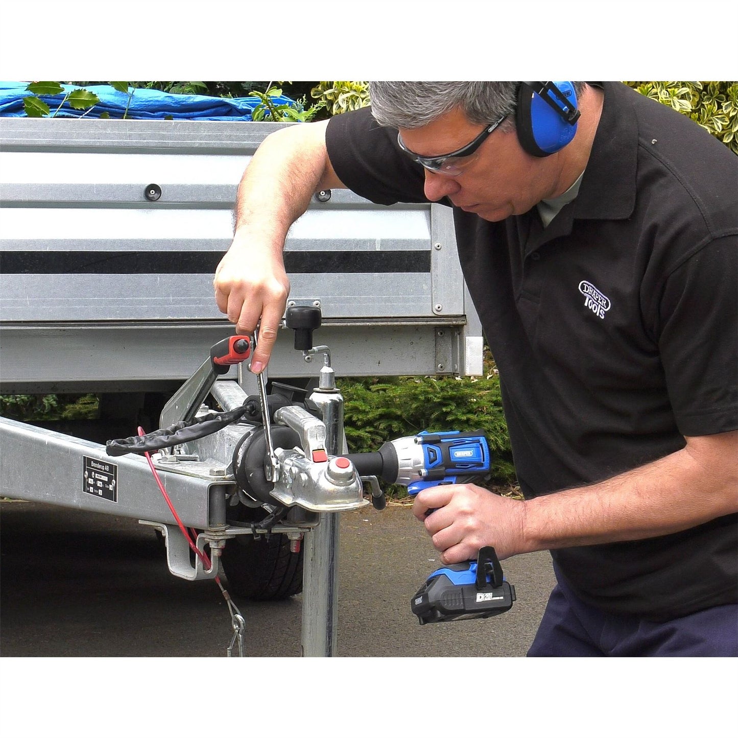 Draper 55343 D20 20V Brushless Impact Wrench 1/2" Sq. Dr. 250Nm 2 x 2.0Ah Batteries 1 x Charger Draper