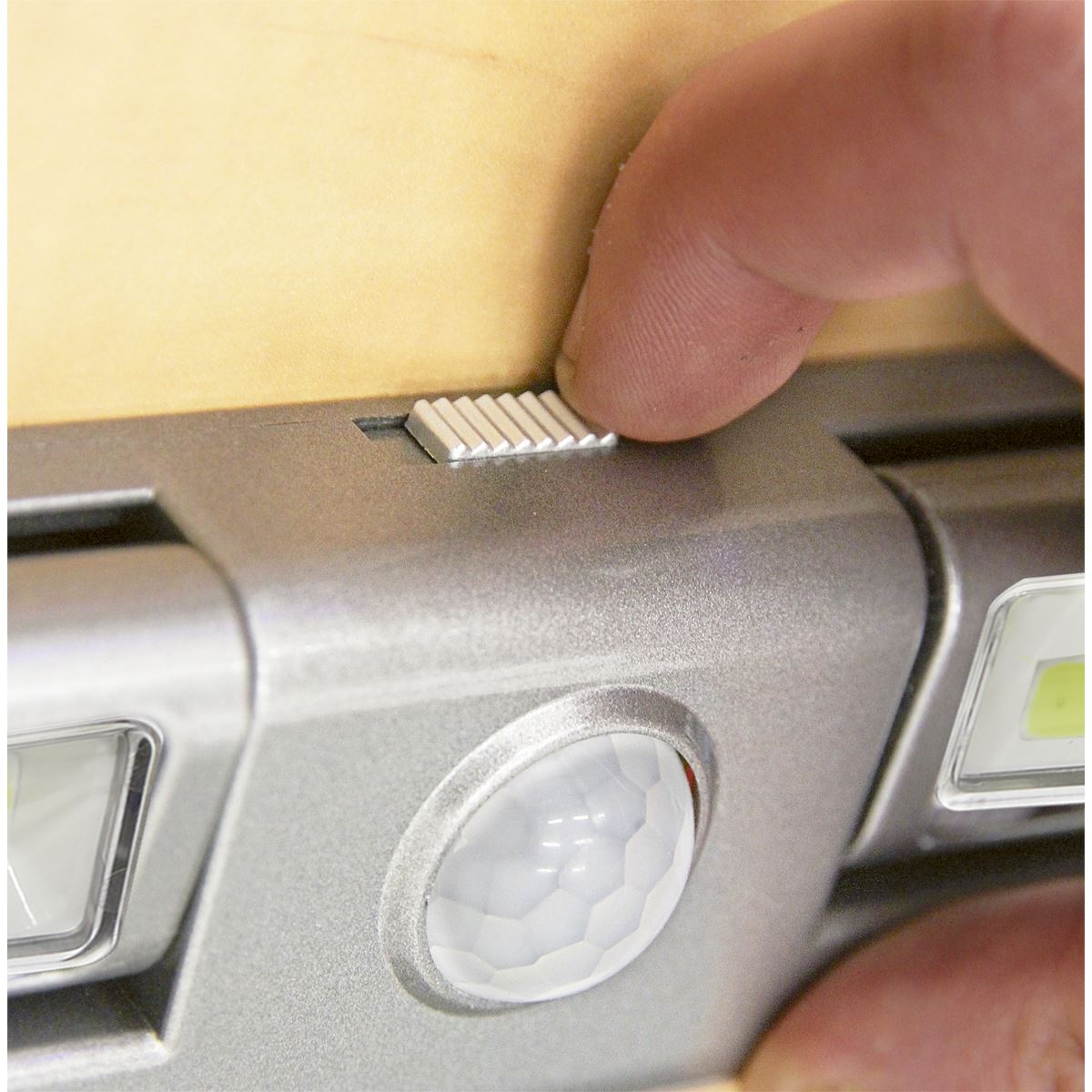 Sealey GL93 Auto Light 1W COB LED with PIR Sensor 3 x AA Cell Sealey