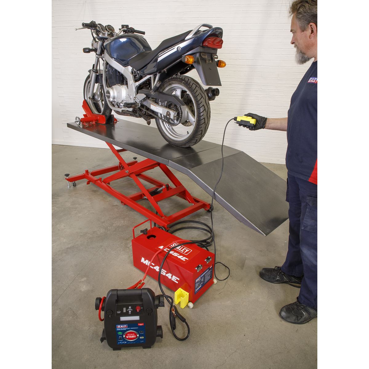 Sealey MC454E 12V Electro/Hydraulic Motorcycle Lift 450kg Capacity Sealey