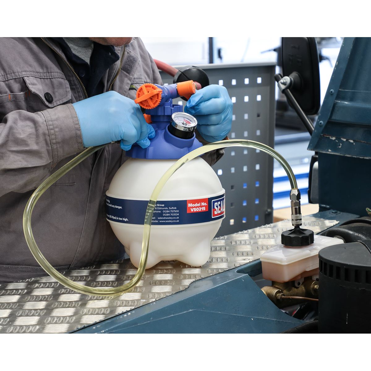 Sealey VS0215 Pneumatic Brake Bleeder 3L Sealey