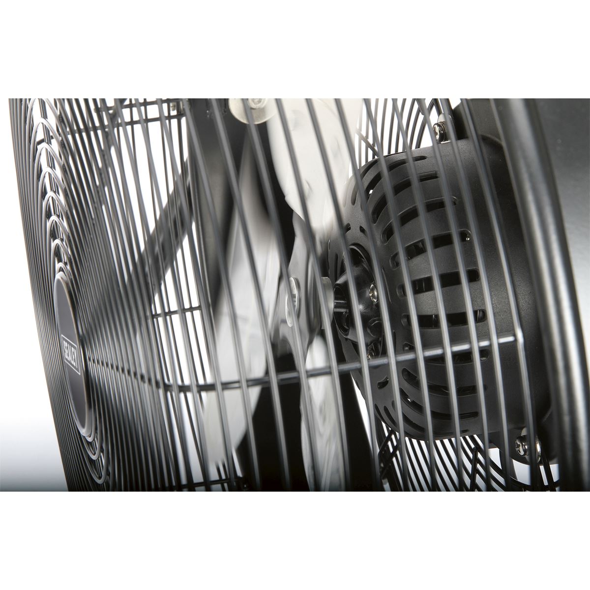 Sealey HVF18IS Industrial High Velocity Floor Fan with Internal Oscillation 18" Sealey