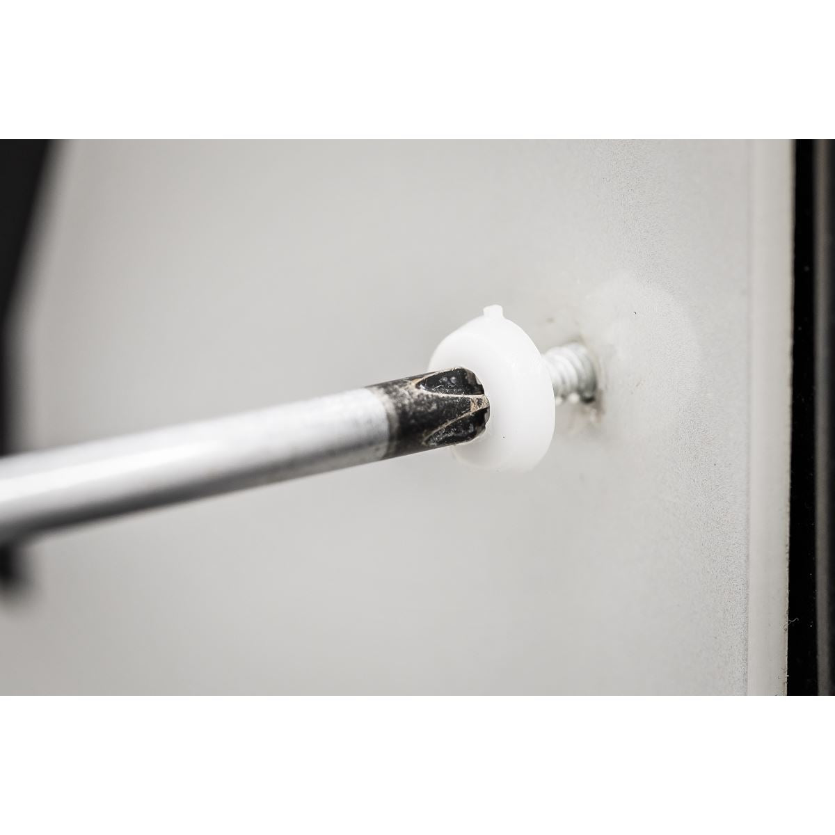 Sealey AB195NP Numberplate Screw Assortment 195pc 4.8mm x 18mm - Plastic Enclosed Head Sealey