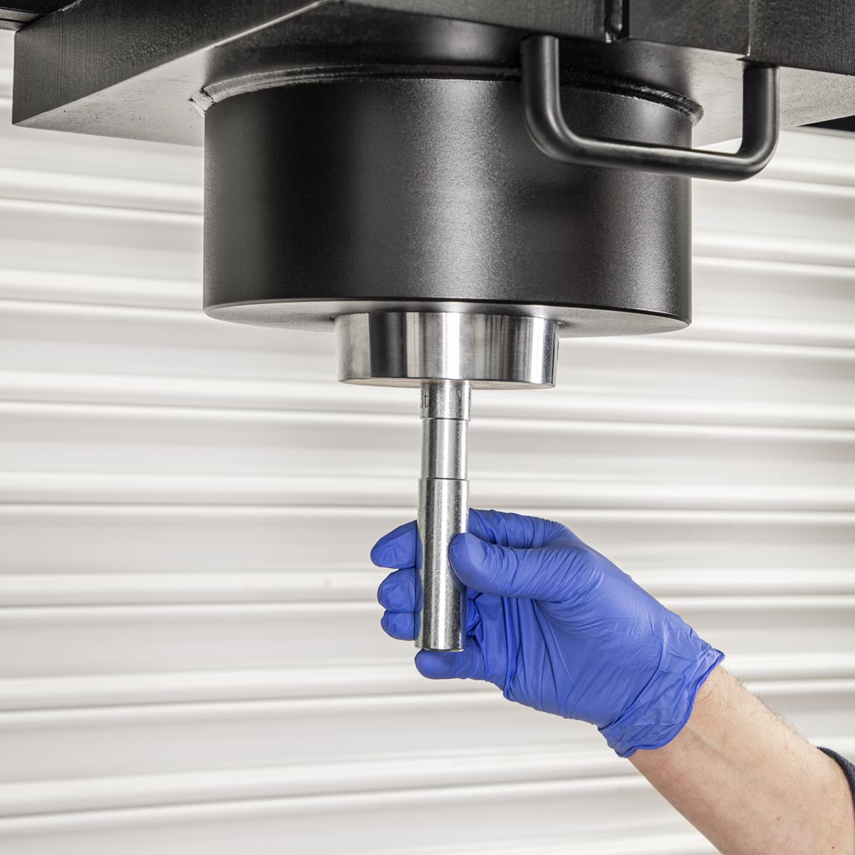 Sealey PPF100S Viking Floor Type Air/Hydraulic Press with Sliding Ram & Foot Pedal 100 Tonne Sealey