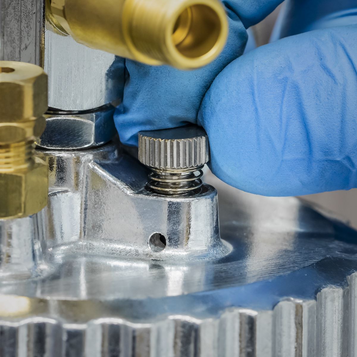 Sealey HVLP-79/P HVLP Pressure Pot System with Spray Gun & Hoses 1.7mm Set-Up Sealey