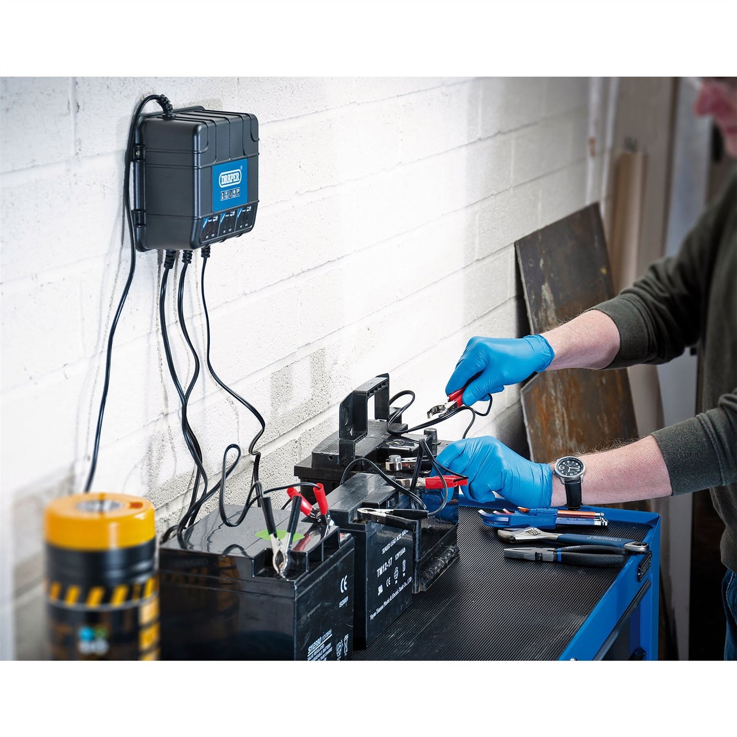 Draper 53172 6/12V 3 Bank Charger Station Draper