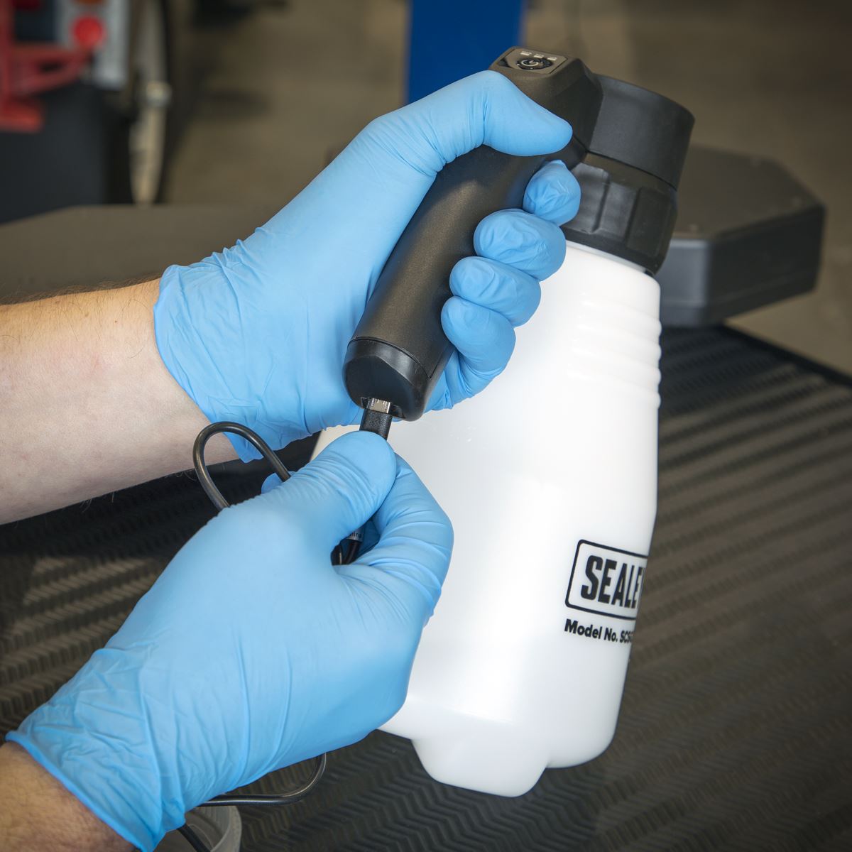 Sealey SCSG2R Rechargeable Pressure Sprayer 2L Sealey