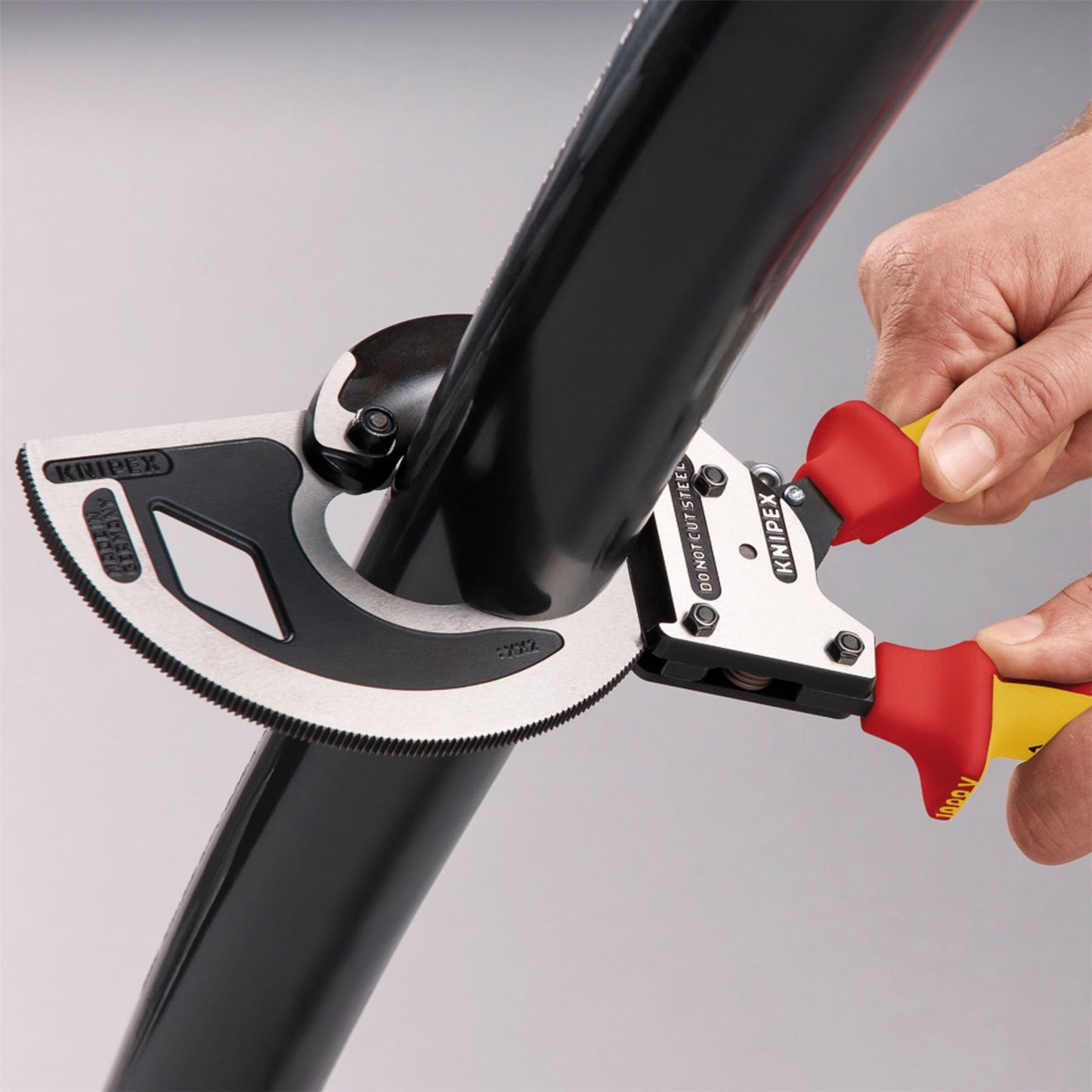 Knipex 25881 95 36 320 Cable Cutter ratchet principle 3-stage insulated 320mm Knipex