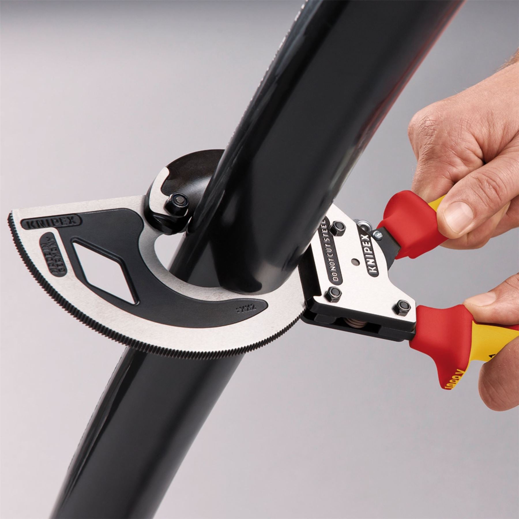 Knipex 25881 95 36 320 Cable Cutter ratchet principle 3-stage insulated 320mm Knipex