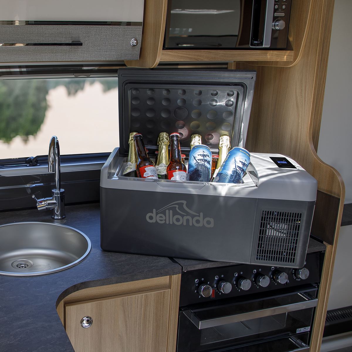 Dellonda DL12 Portable Fridge Freezer/Cool Box with LED Display 15L 12v/24v Dellonda