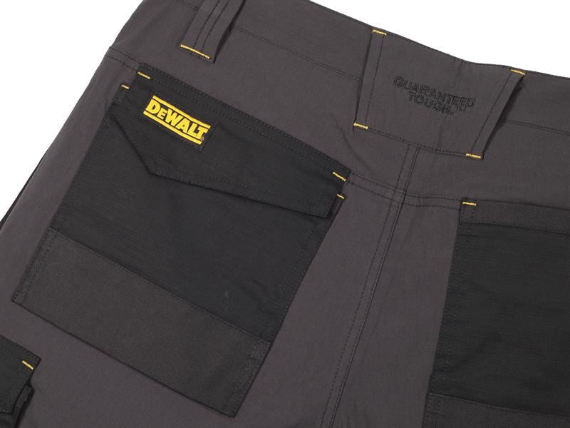 Dewalt Hamden Holster Pocket Shorts Waist 40in Dewalt