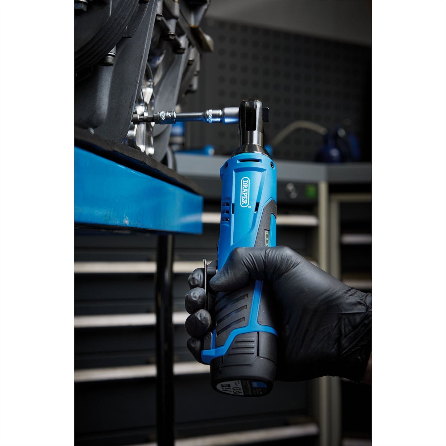 Draper 23649 12V Ratchet Kit 2 x 1.5Ah Batteries 1 x Fast Charger 1 x Tool bag Draper