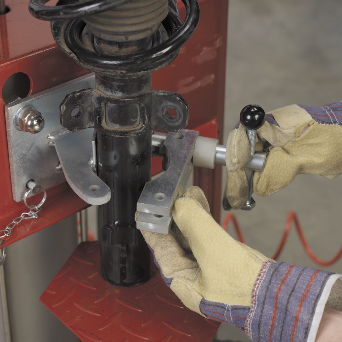 Sealey RE300 Coil Spring Compressor - Air Operated 1000kg Sealey