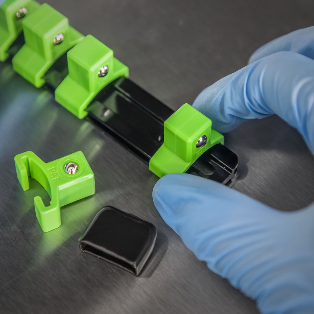 Sealey AK27054HV Socket Retaining Rail with 16 Clips 1/2"Sq Drive - Hi-Vis Green Sealey