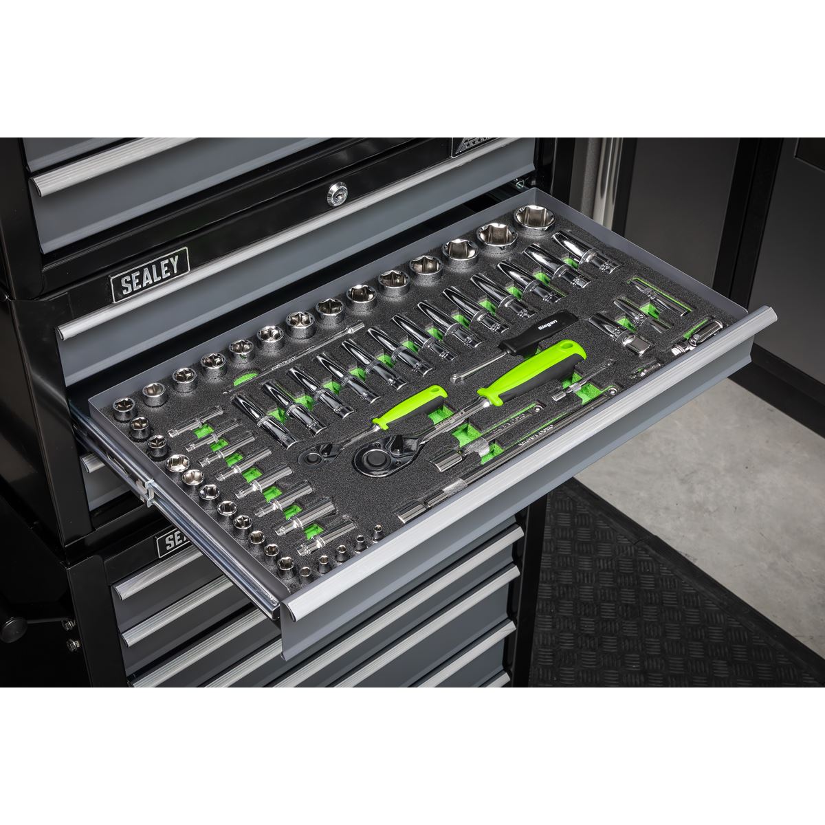 Siegen S01271 Tool Tray with Socket Set 62pc 1/4" & 1/2"Sq Drive Metric Siegen