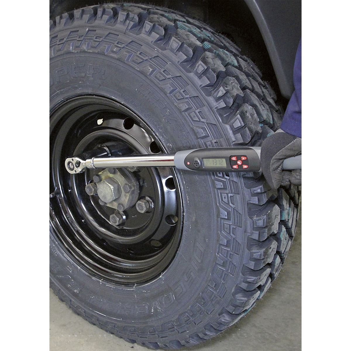 Sealey STW306 Angle Torque Wrench Digital 1/2"Sq Drive 20-200Nm(14.7-147.5lb.ft) Sealey