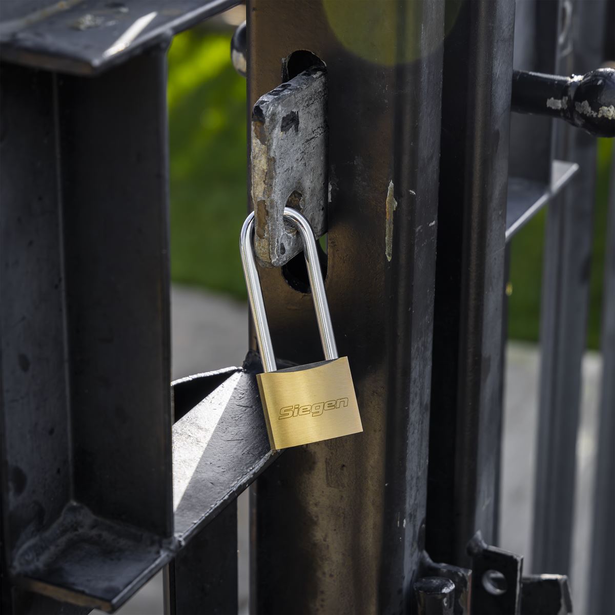 Siegen S0989 Brass Body Padlock with Brass Cylinder Long Shackle 40mm Siegen