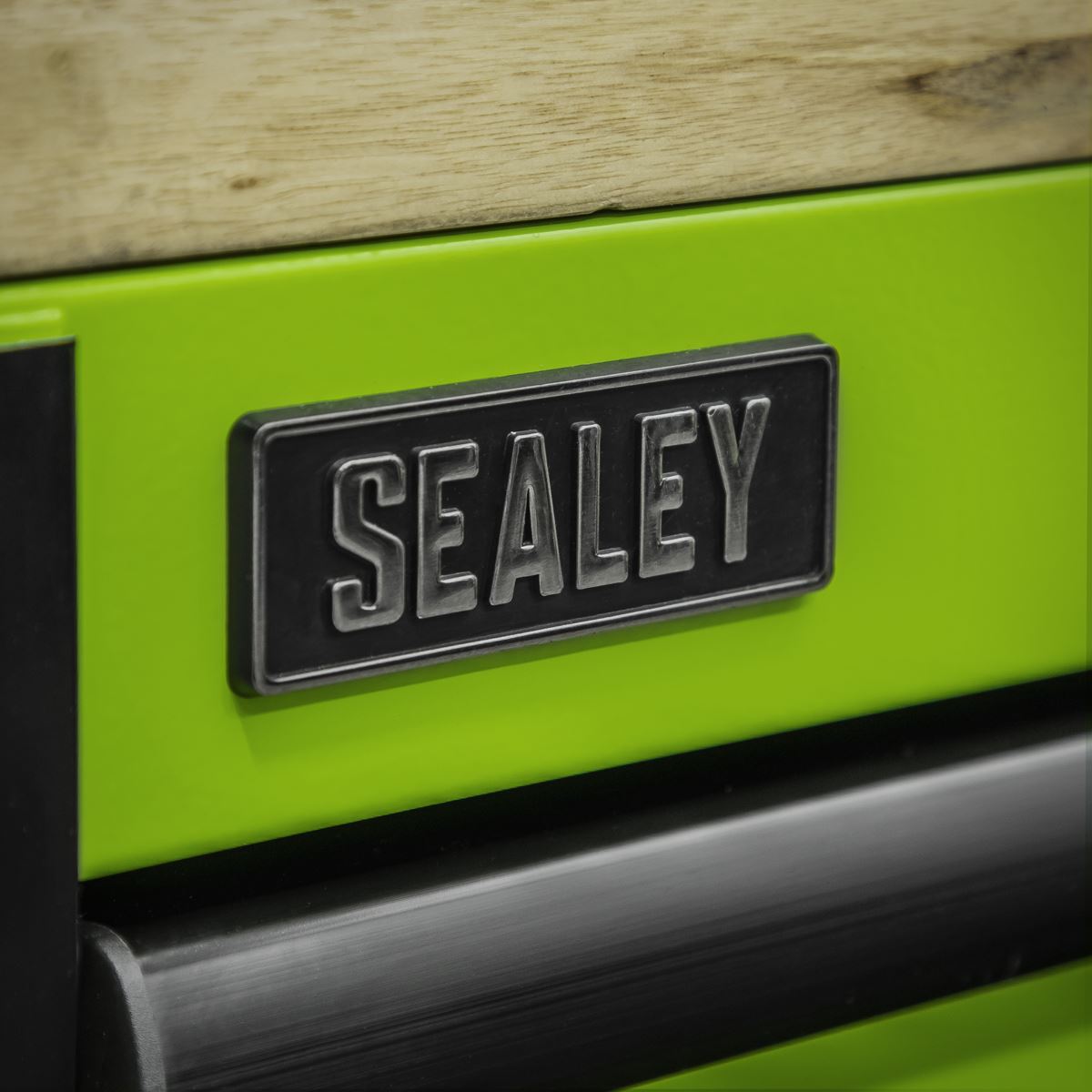 Sealey AP6115BECOMBO1 15 Drawer 1549mm Mobile Trolley with Wooden Worktop and Hutch and 2 Drawer Riser Sealey