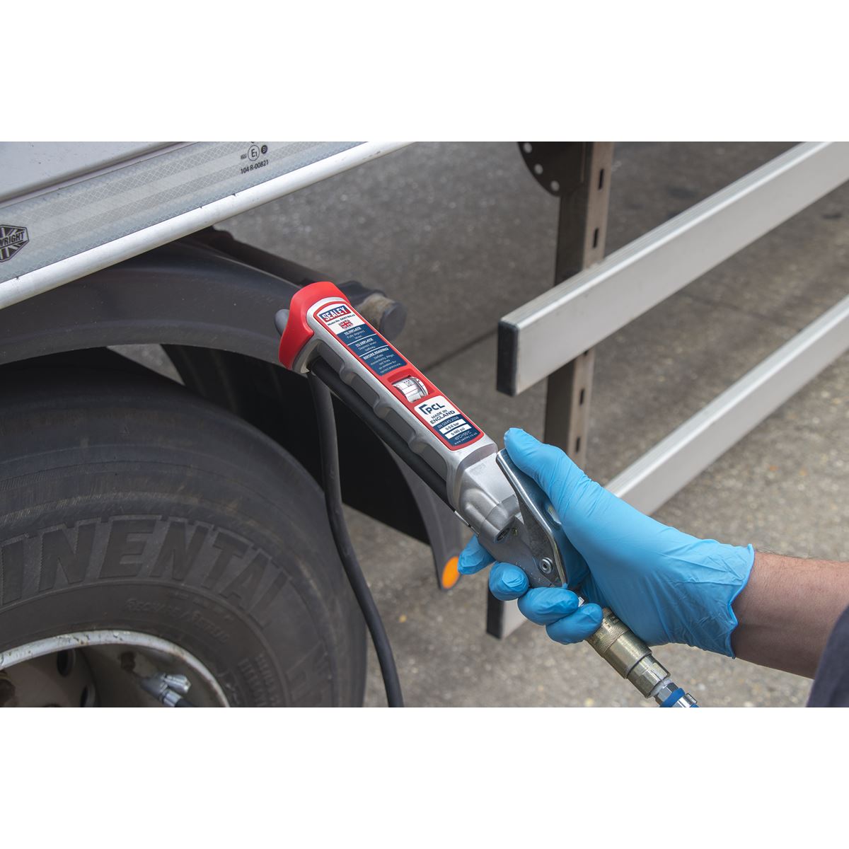 Sealey SA37/94 Professional Tyre Inflator with 2.5m Hose & Clip-On Connector Sealey