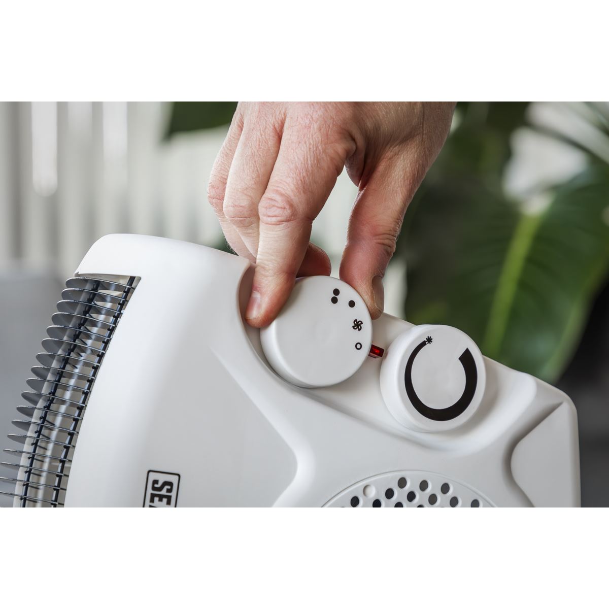 Sealey FH2010 Fan Heater 2000W/230V 2 Heat Settings & Thermostat Sealey
