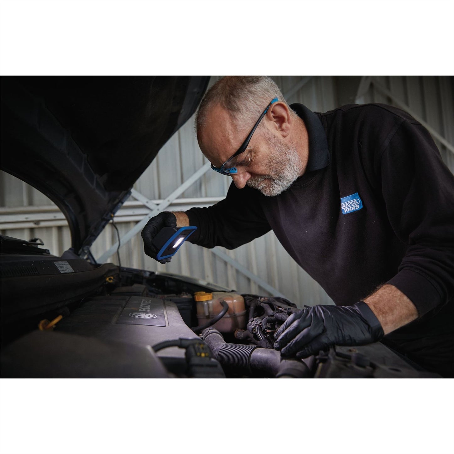 Draper 88595 COB LED Rechargeable Mini Flood Light and Power Bank with Magnetic Base and Hanging Hook 10W 1000 Lumens Blue USB-C Cable Supplied Draper