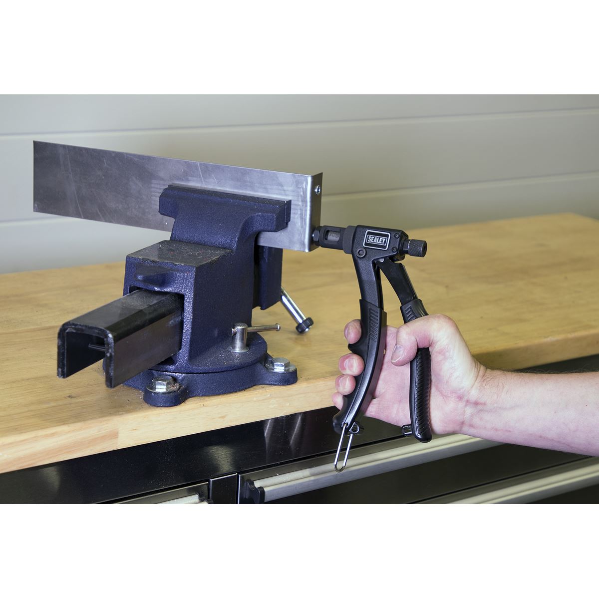 Sealey AK3986 Threaded Nut Riveter Sealey