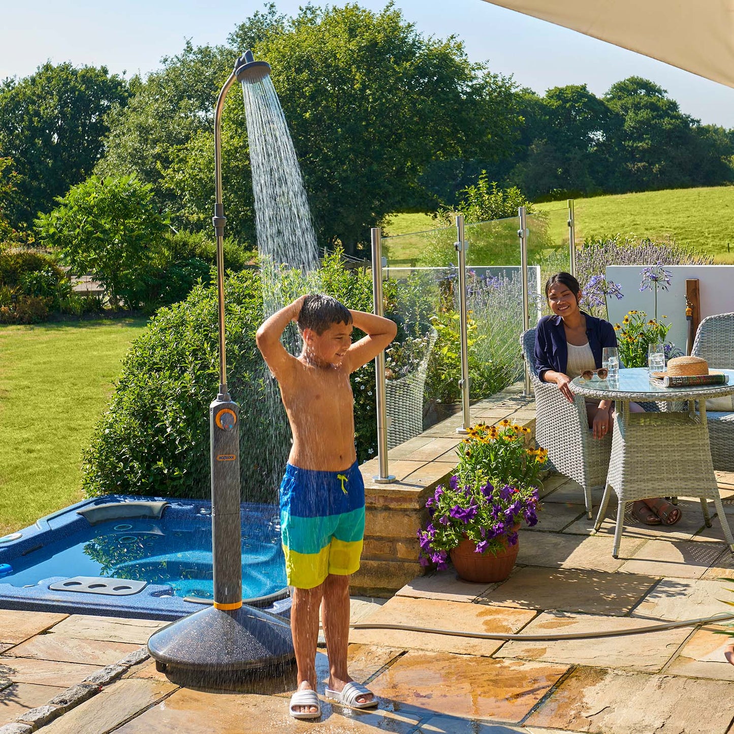 Hozelock Outdoor Portable Solar Powered Shower With 8L Tank 100-100-213 Hozelock