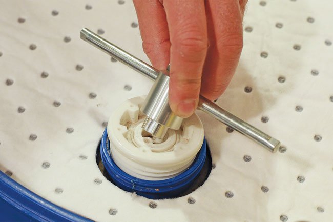 Laser Tools 7719 Drain Bung Tool for AdBlueÂ® Tank HGV 26mm Laser Tools