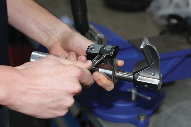 Laser Tools 7798 Universal Outside Thread Chaser Laser Tools