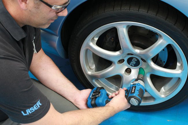 Laser Tools 8013 Cordless Impact Wrench 1/2"D 20V w/o Battery Laser Tools