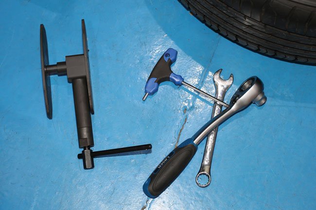 Laser Tools 8092 Brake Caliper Spreader, Hydraulic Laser Tools