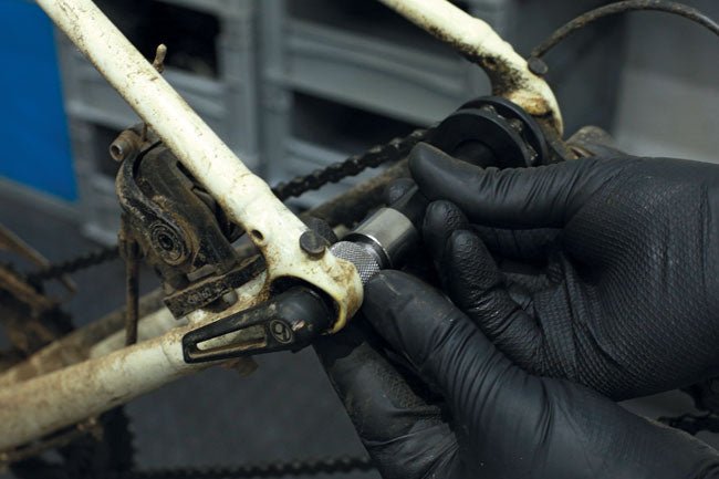 Laser Tools 8200 LTR Chain Keeper Tool, Thru Axle Laser Tools