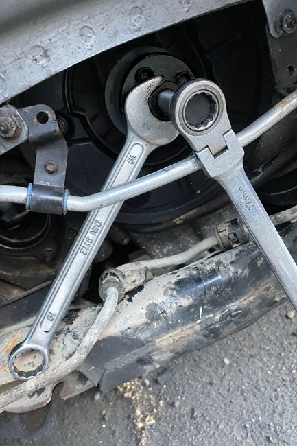 Laser Tools 8410 Crankshaft Cambelt Pulley Puller - for Volvo Petrol & 2.0 Diesel Laser Tools