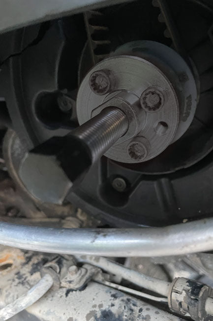 Laser Tools 8410 Crankshaft Cambelt Pulley Puller - for Volvo Petrol & 2.0 Diesel Laser Tools