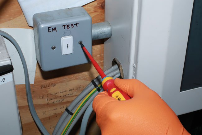 Laser Tools 8452 Flat Insulated Screwdriver 4.0 x 100mm Laser Tools