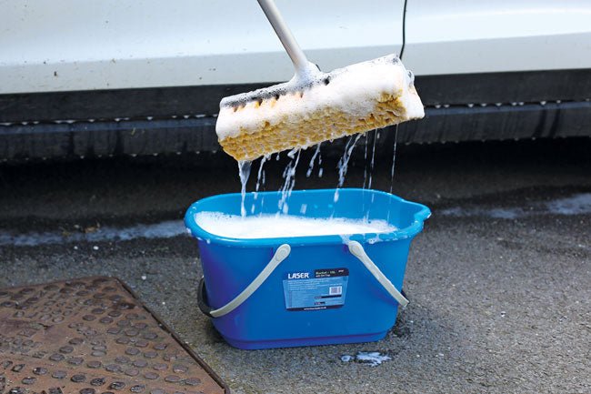 Laser Tools 8737 Bucket with Dirt Trap 15L Laser Tools