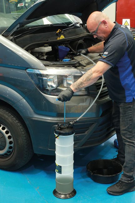 Laser Tools 9021 Manual Fluid Extractor 10L Laser Tools