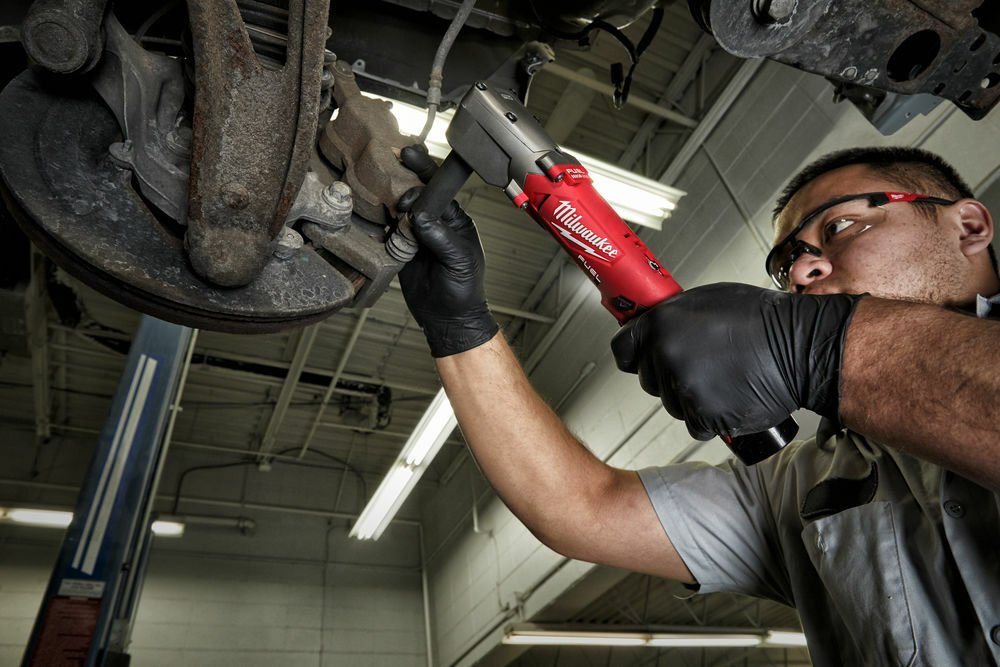 Milwaukee M12 Right Angle 1/2" Cordless Impact Wrench Kit 12V - 2 Batteries - M12FRAIWF12-622X Milwaukee